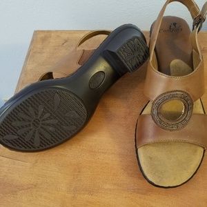Womens I love comfort sandals. Size 8.5.